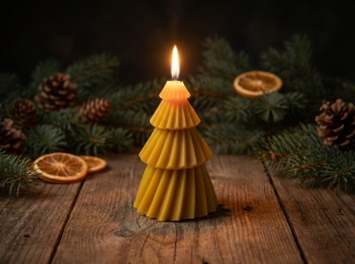 Choinka duża - świeczka z wosku pszczelego