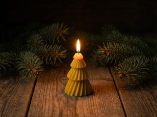 Choinka mała - świeczka z wosku pszczelego